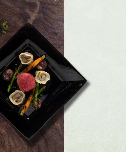 Venison tenderloin with asparagus and dumplings